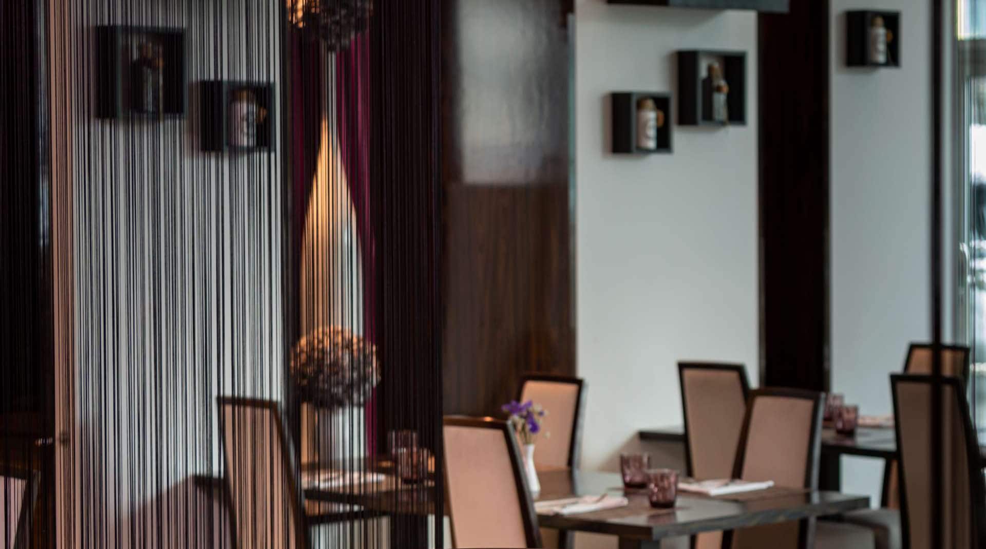 Park Inn by Radisson Meriton Conference & Spa Hotel i Tallinn (Estland): Restaurant Grill250° bar
