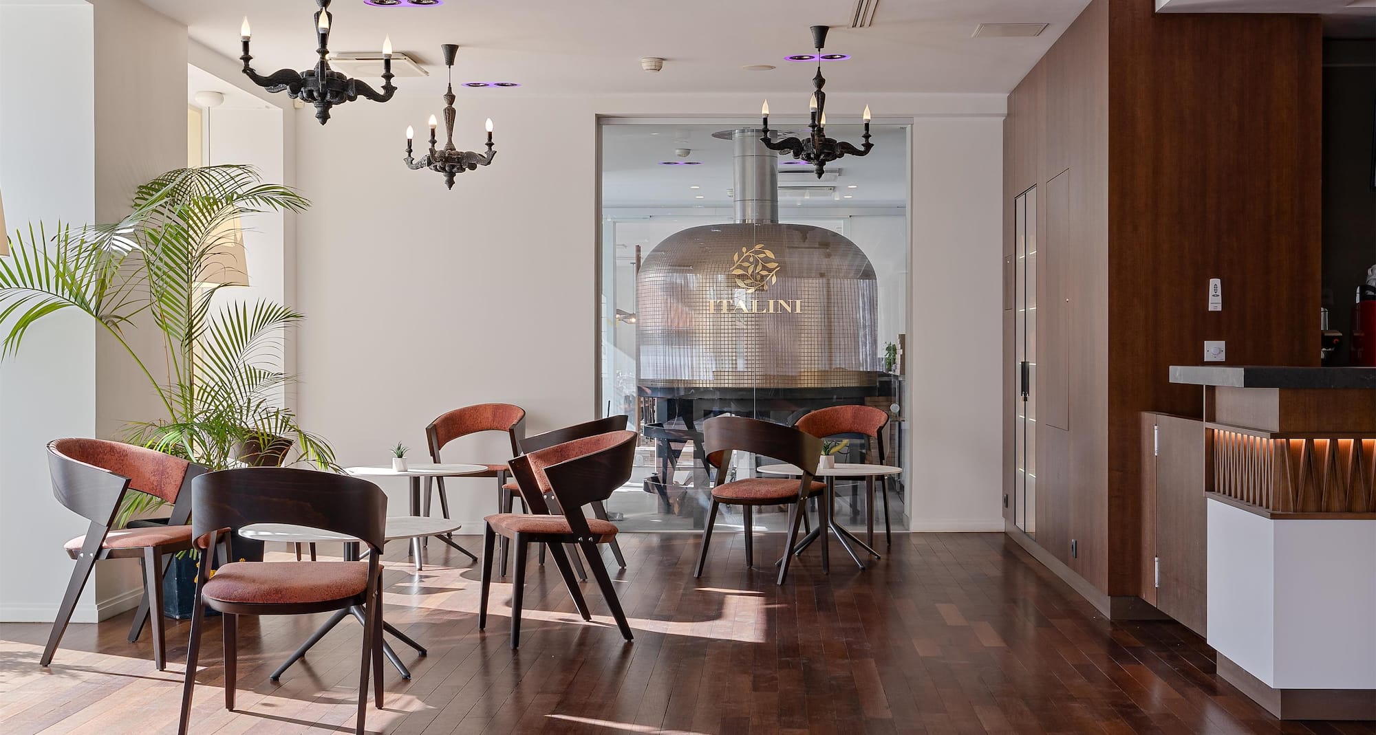 Park Inn by Radisson Meriton Conference and Spa Hotel Tallinn - Italini bar lounge