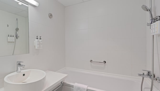 Park Inn by Radisson Meriton Conference & Spa Hotel Tallinn - Huoneen kylpyamme