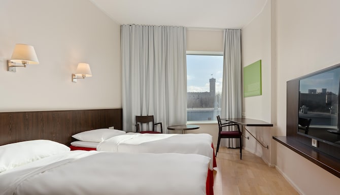 Park Inn by Radisson Meriton Conference & Spa Hotel Tallinn - Hotellihuone