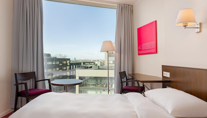 Park Inn by Radisson Meriton Conference & Spa Hotel Tallinn - Hotellihuone