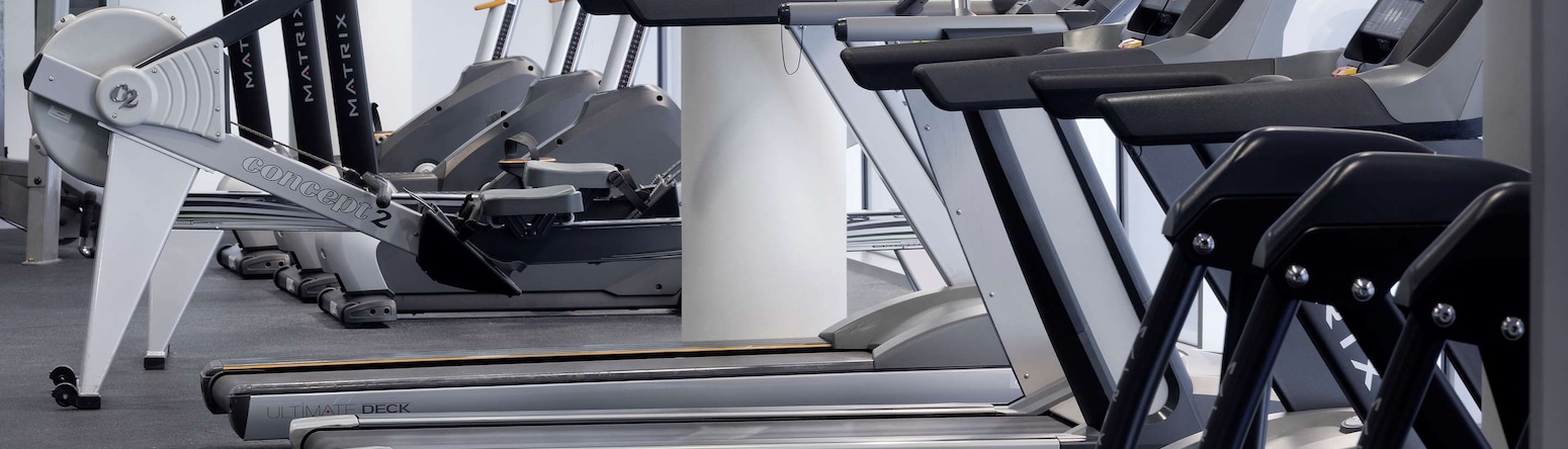 Park Inn by Radisson Meriton Conference and Spa Hotel Tallinn (Estonia) - Gym treadmills