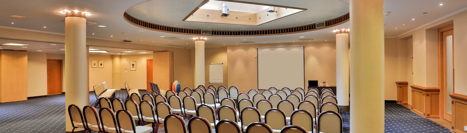 Park Inn by Radisson Meriton Conference and Spa Hotel Tallinn (Estonia) - C.R.Jakobson hall - Theater style
