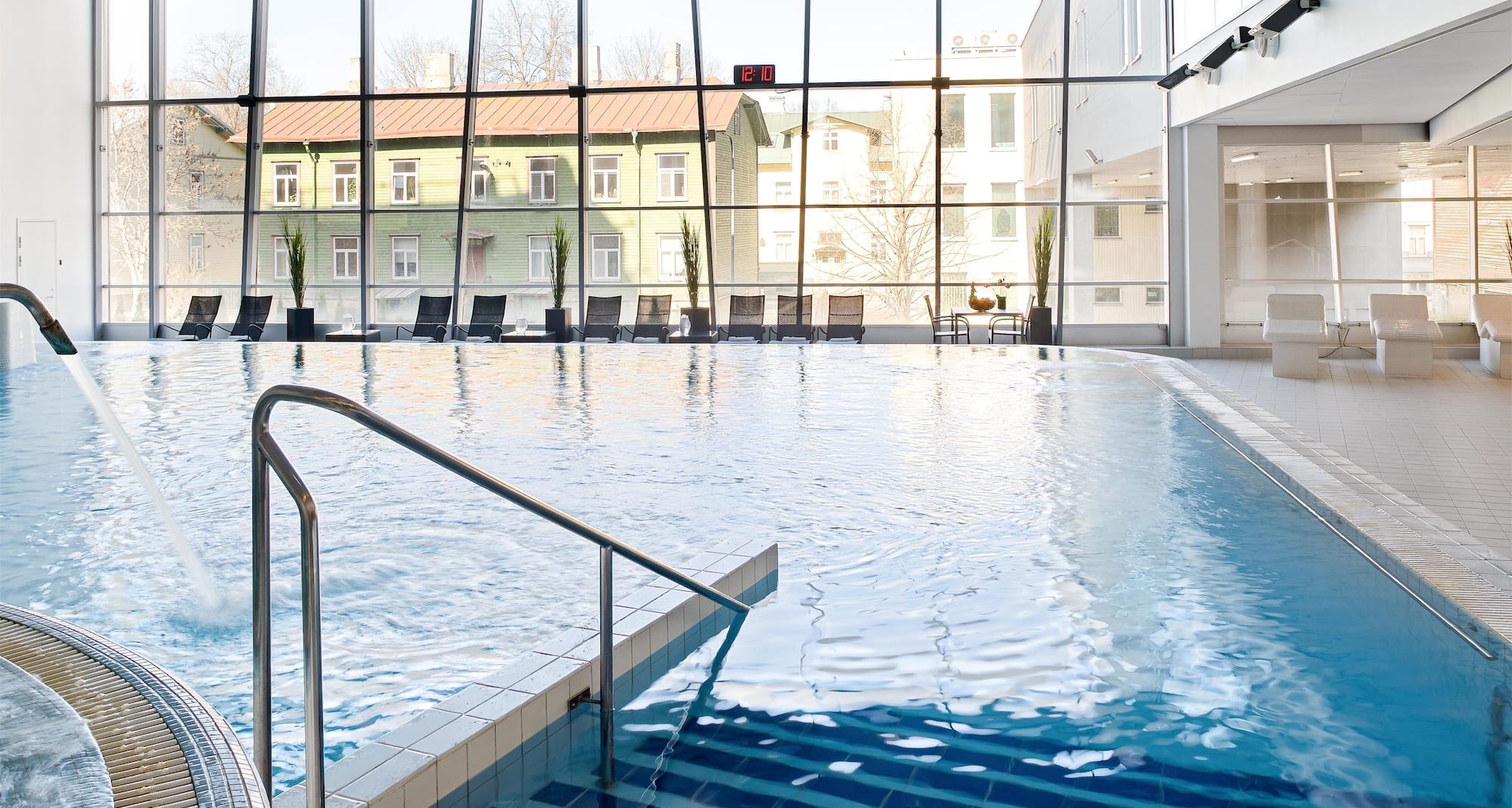 Park Inn by Radisson Meriton Conference and Spa Hotel Tallinn - Pool area