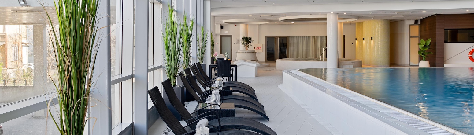 Park Inn by Radisson Meriton Conference and Spa Hotel Tallinn - Pool area