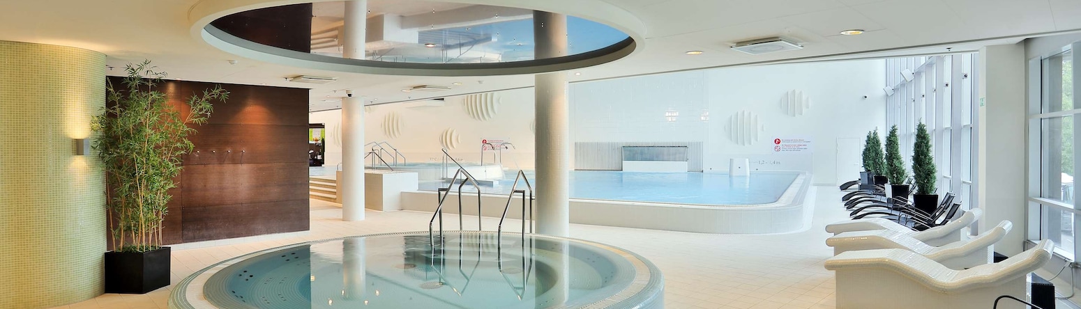 Park Inn by Radisson Meriton Conference and Spa Hotel Tallinn (Estonia) - Aqua Center whirlpool and aromatherapy pool