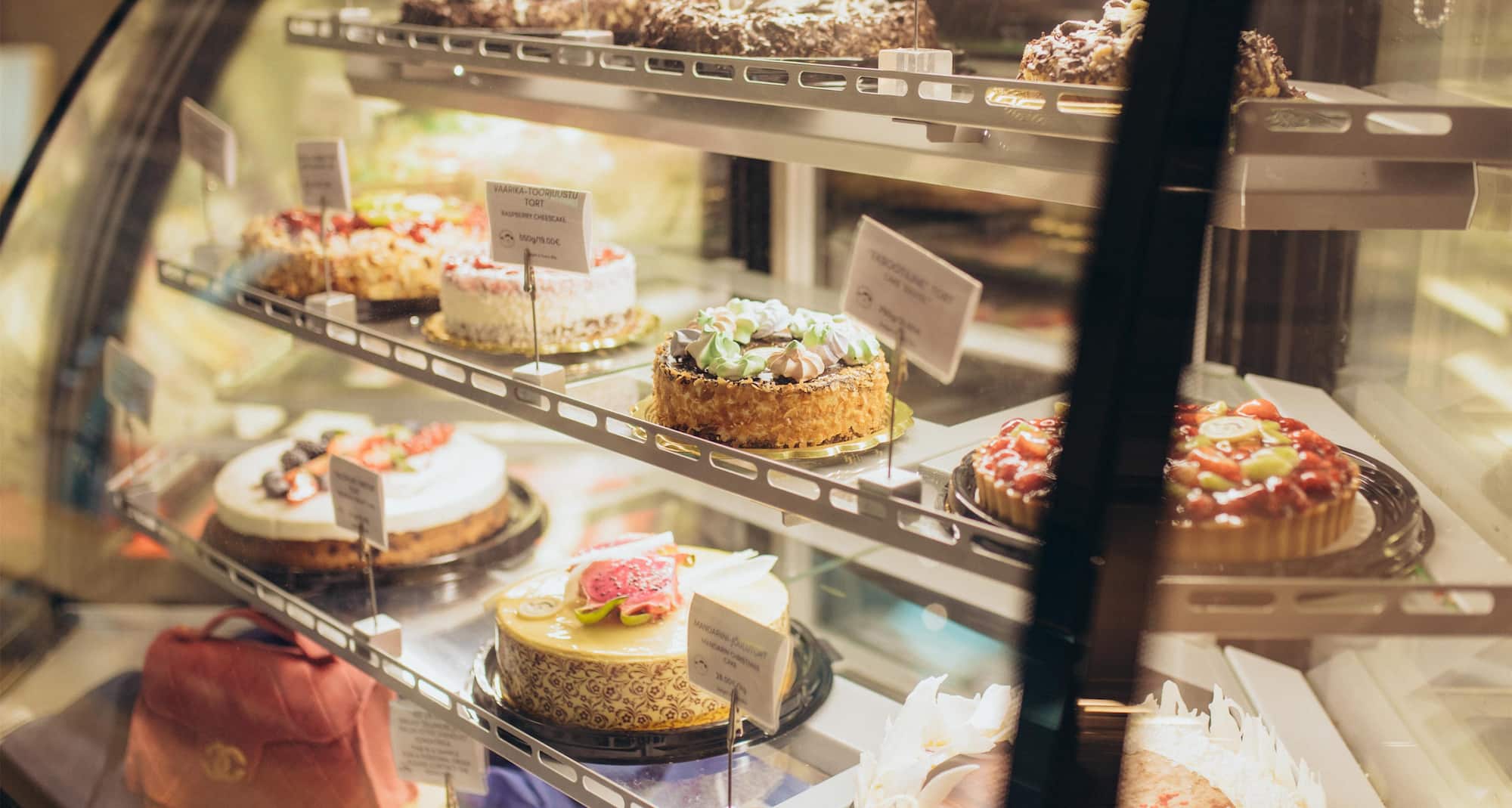 Park Inn by Radisson Meriton Conference and Spa Hotel Tallinn - Cafe Mademoiselle cakes