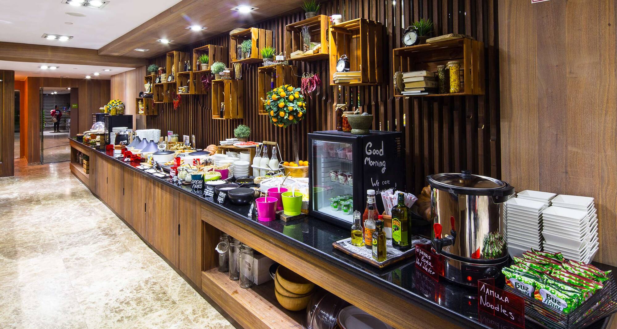 莫斯科伊兹麦罗瓦丽柏酒店 - 自助餐队伍