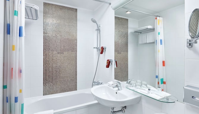 Park Inn by Radisson Odintsovo - Гостевая комната с ванной