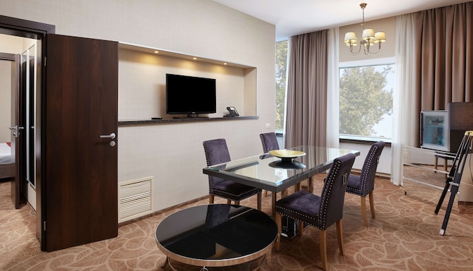Park Inn by Radisson Odintsovo - Royal Club Suite