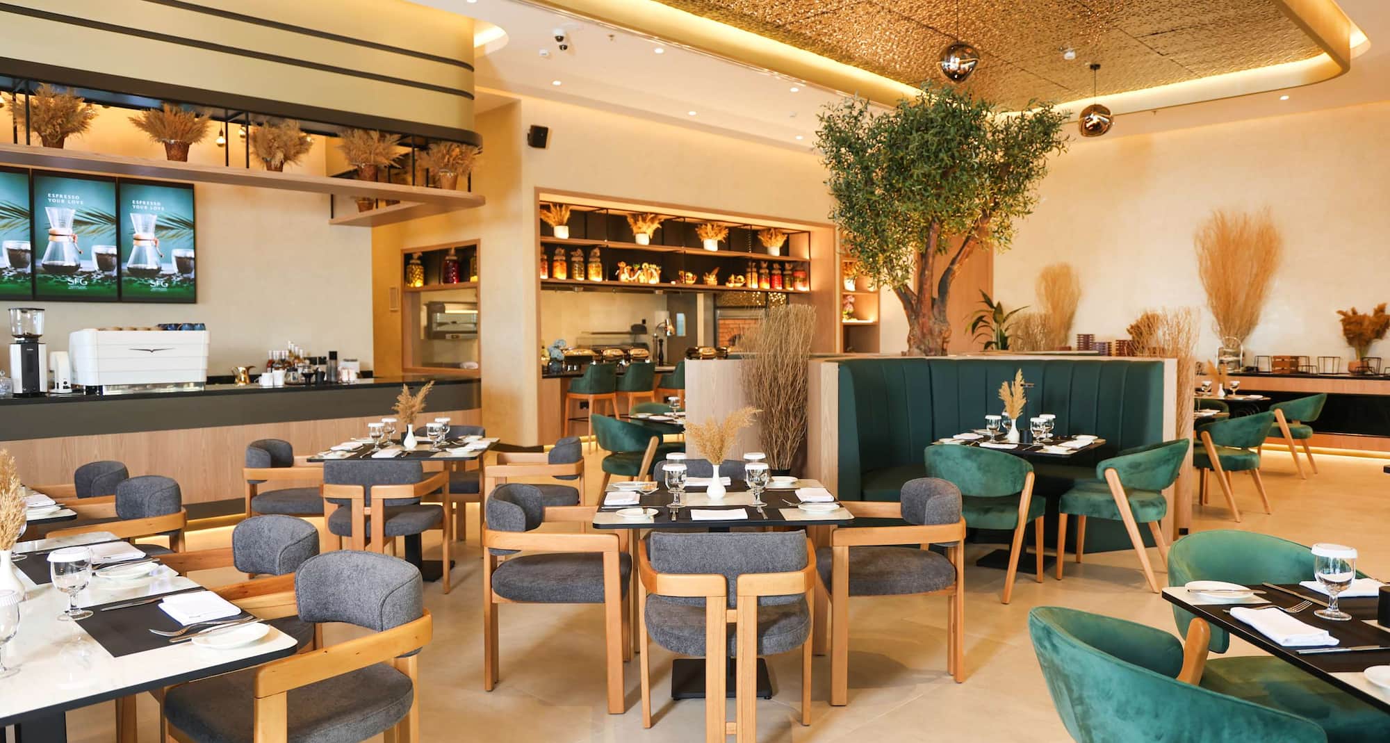 Park Inn by Radisson Muscat - Cafe Morning