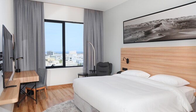 Park Inn by Radisson Muscat - غرفة ضيوف