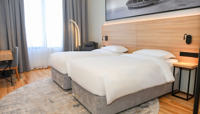 Park Inn by Radisson Muscat - Standard Room - Twin Bed