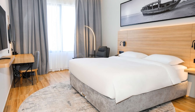 Park Inn by Radisson Muscat - Superior Room - King Bed