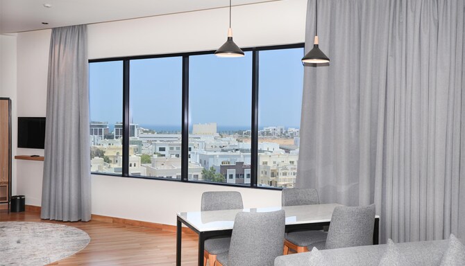 Park Inn by Radisson Muscat - جناح