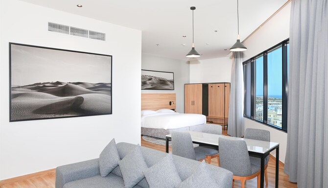 Park Inn by Radisson Muscat - جناح