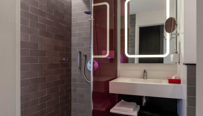Park Inn by Radisson Nairobi Westlands - Bad im Gästezimmer