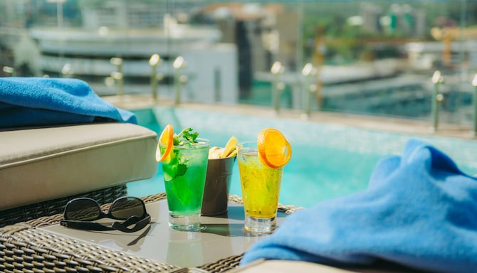 Park Inn by Radisson, Nairobi Westlands - Cocktails at the pool