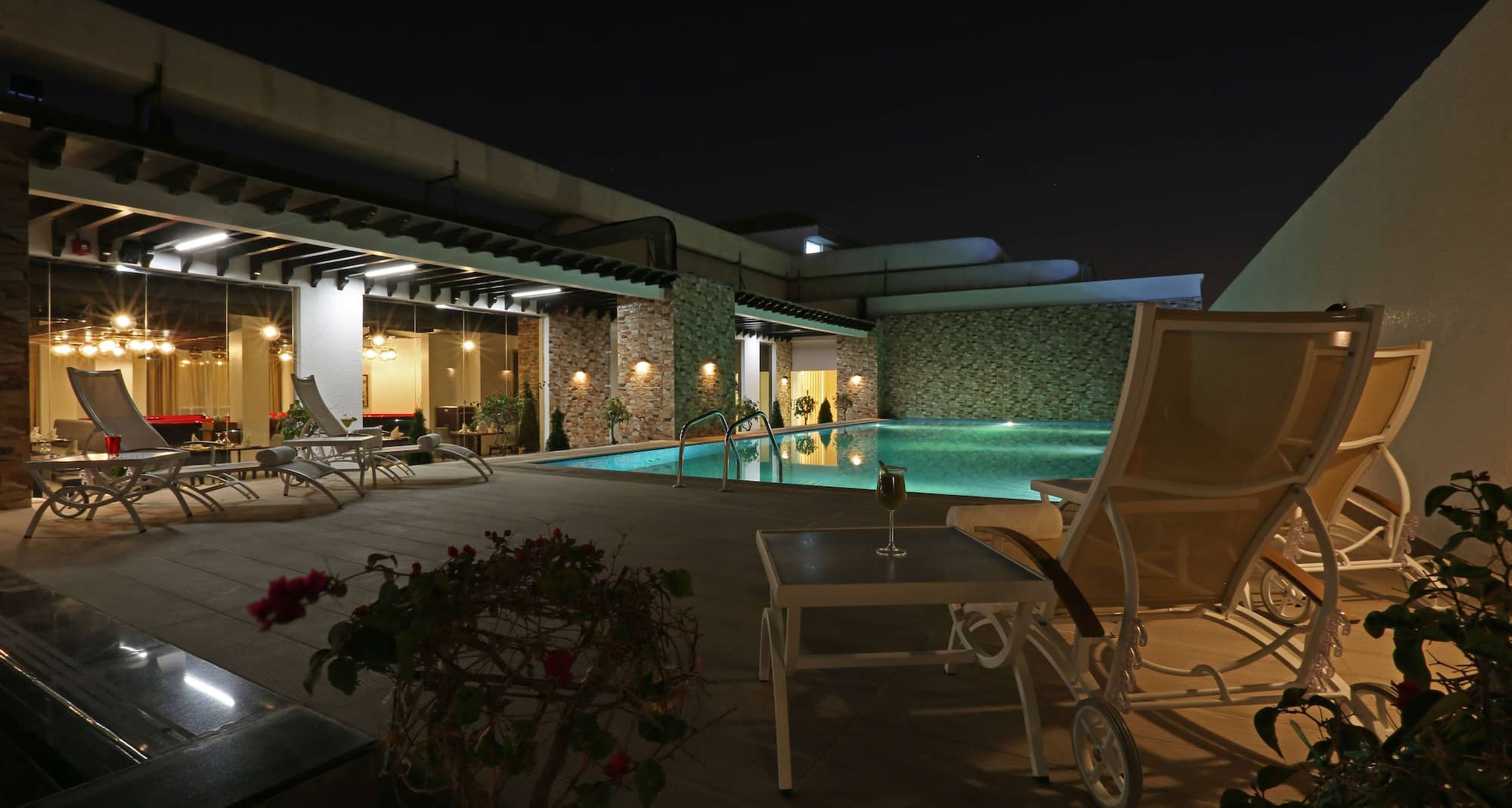 Park Inn by Radisson Najran - Outdoor Pool at Night