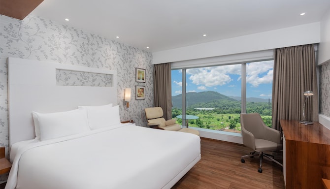 Park Inn by Radisson Navi Mumbai - Superior Bedroom