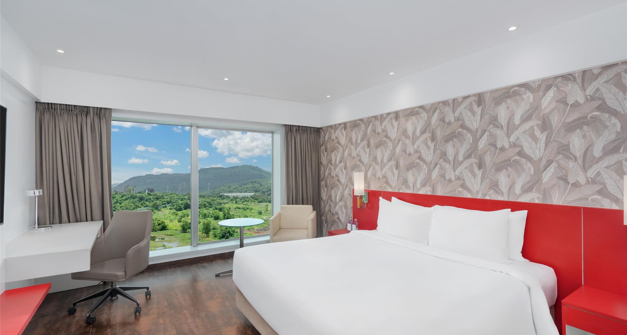 Country Inn and Suites by Radisson, Navi Mumbai - Standard Bedroom