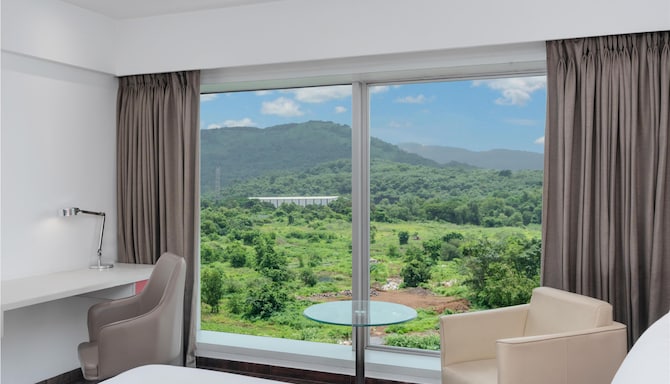 Park Inn by Radisson Navi Mumbai - Standard Bedroom