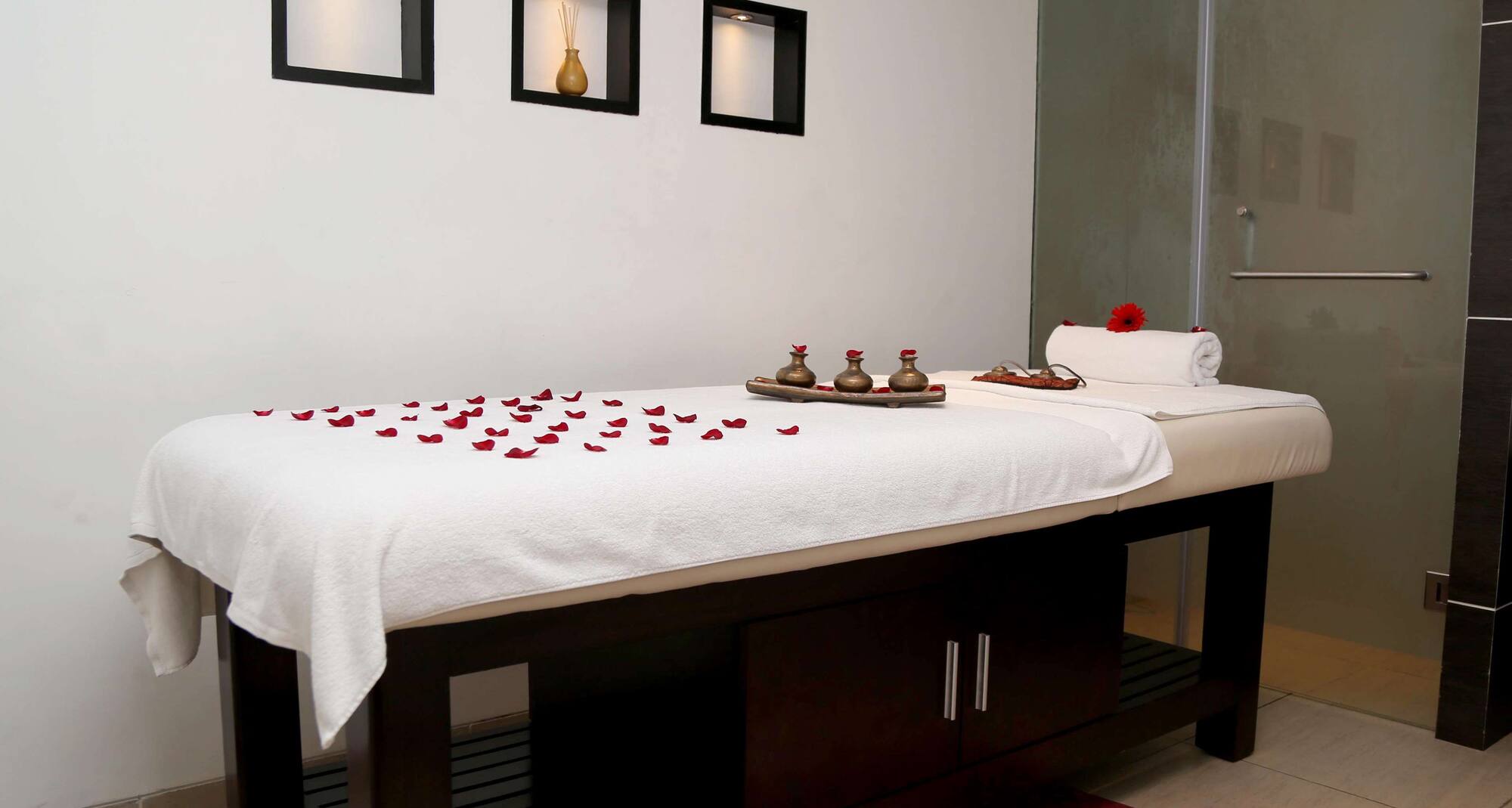 Park Inn by Radisson Navi Mumbai - Spa