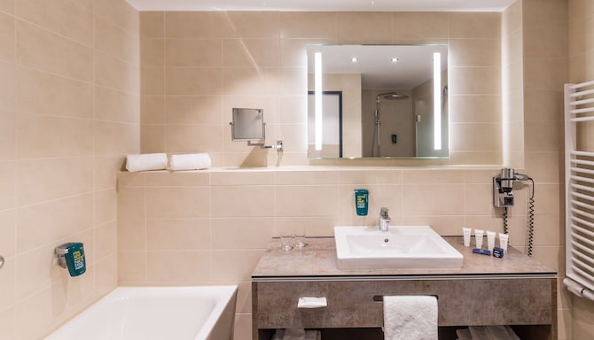 Park Inn by Radisson Neumarkt - Suite