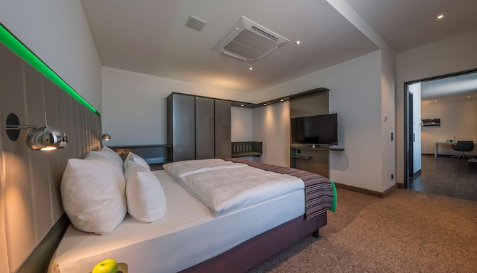 Park Inn by Radisson Neumarkt - Suite