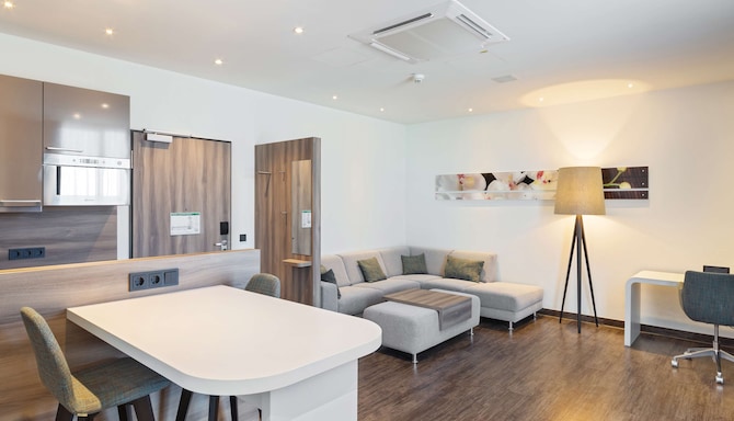 Park Inn by Radisson Neumarkt - Suite