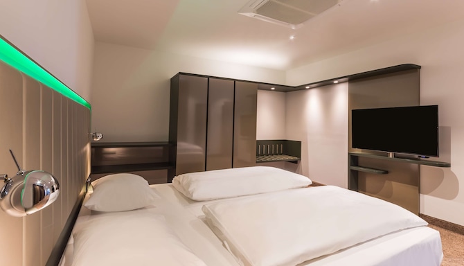 Park Inn by Radisson Neumarkt - Suite