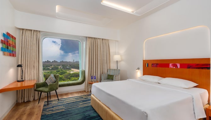 Park Inn by Radisson New Delhi IP Extension - Deluxe Bedroom - View