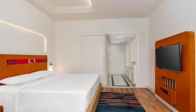 Park Inn by Radisson New Delhi IP Extension - Deluxe Bedroom