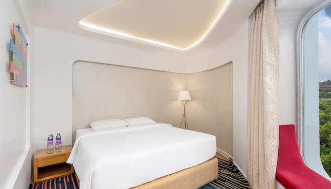 Park Inn by Radisson New Delhi IP Extension - Junior Suite Bedroom