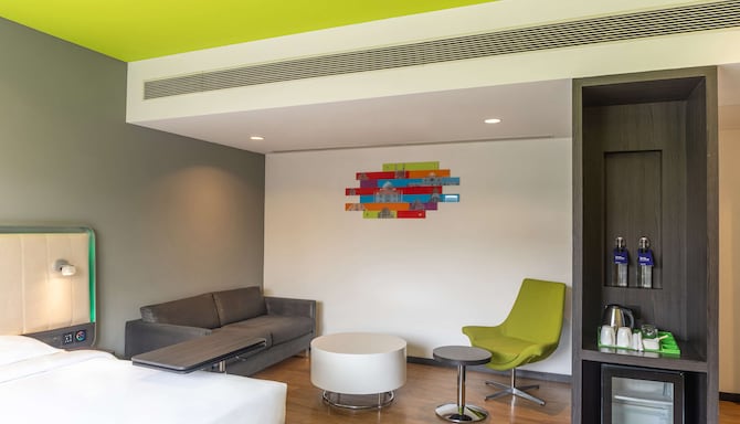 Park Inn by Radisson New Delhi Lajpat Nagar - Business Class Room