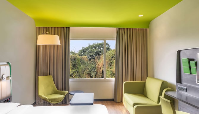 Park Inn by Radisson New Delhi Lajpat Nagar - Deluxe Room