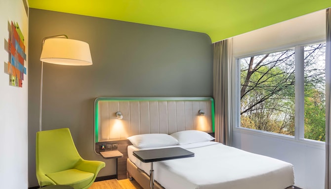Park Inn by Radisson New Delhi Lajpat Nagar - Superior Room