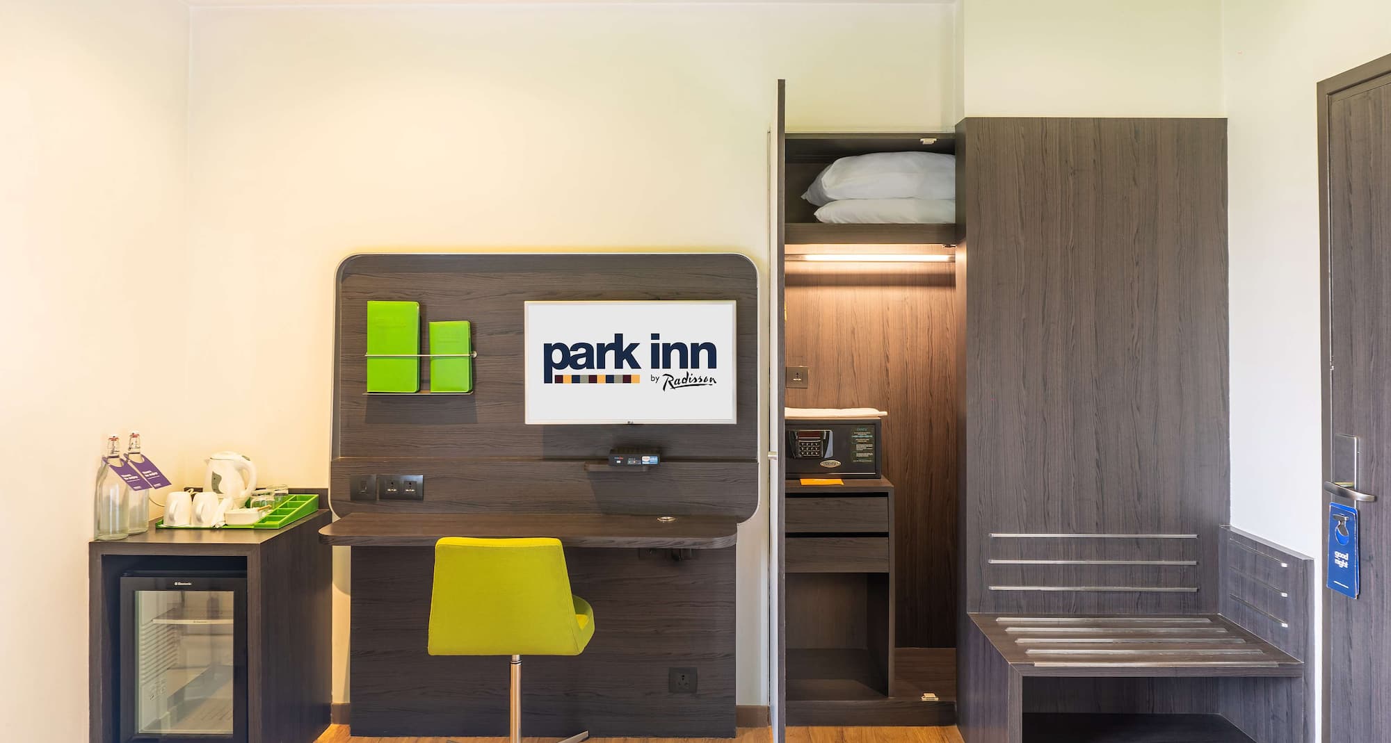 Park Inn by Radisson New Delhi Lajpat Nagar - Superior Room