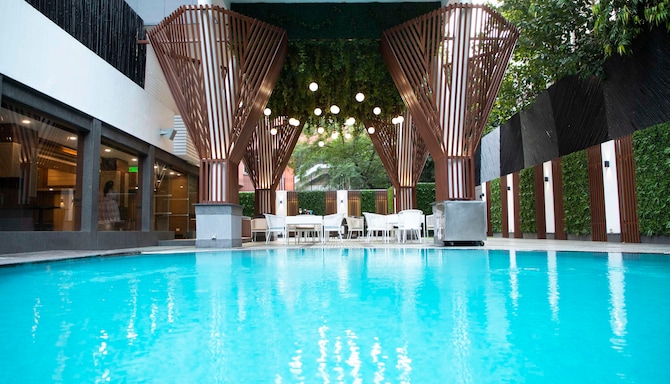 Park Inn by Radisson New Delhi Lajpat Nagar - Pool - outdoor