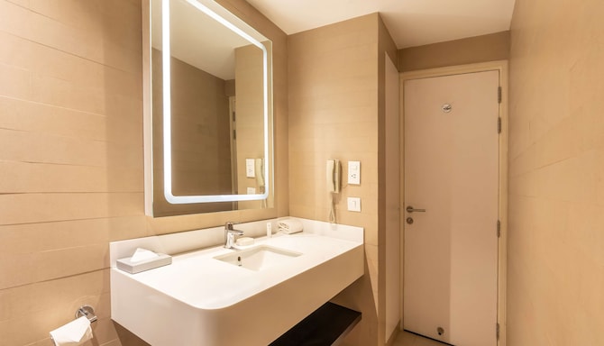 Park Inn by Radisson New Delhi Lajpat Nagar - Executive Suite Bath