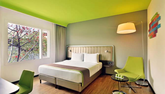 Park Inn by Radisson New Delhi Lajpat Nagar - Executive Suite Master Bedroom