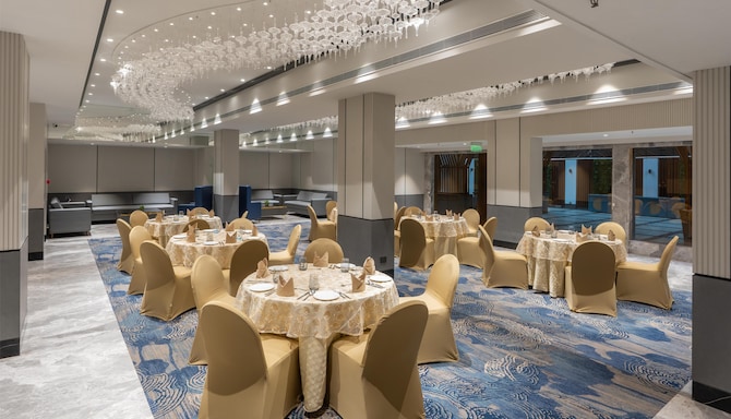 Park Inn by Radisson New Delhi Lajpat Nagar - Breeze Hall
