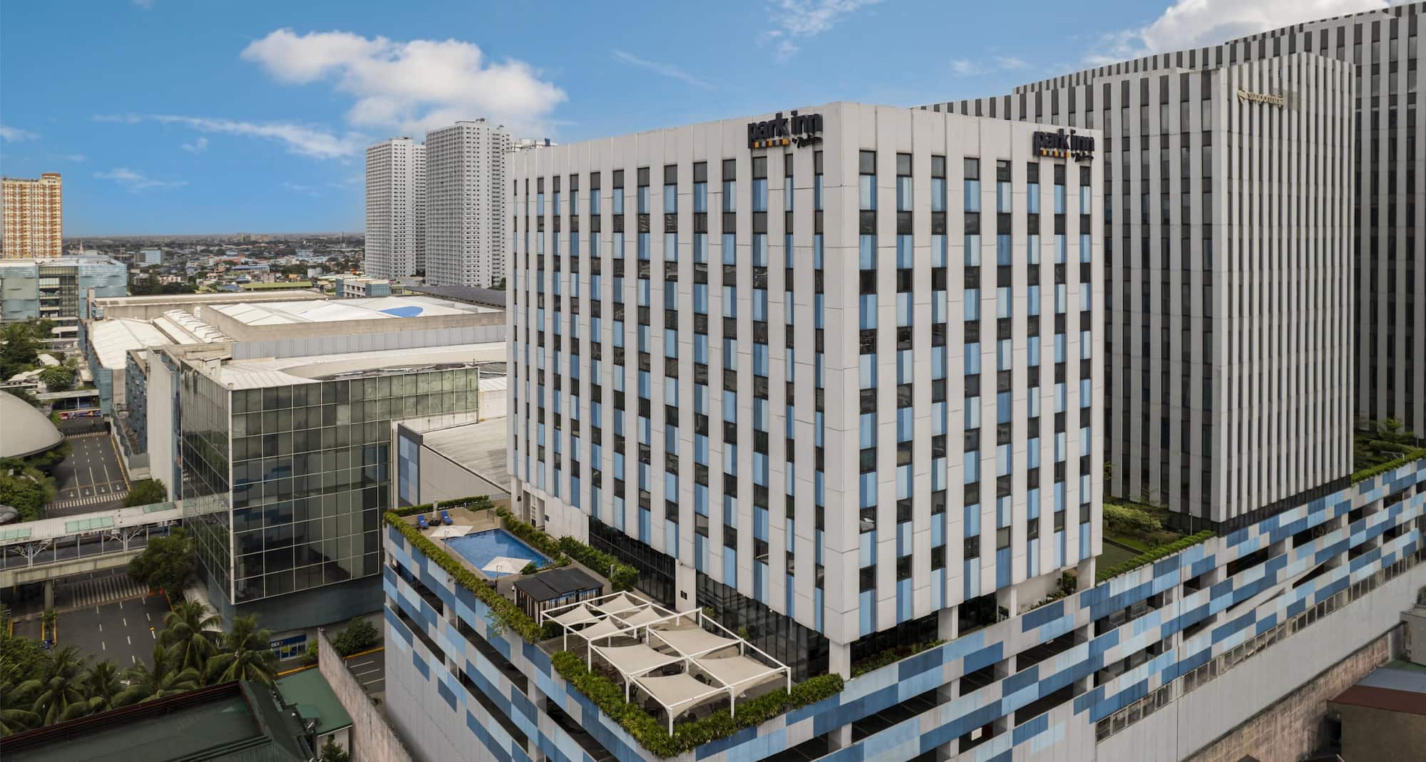 Park Inn by Radisson North EDSA - Facade