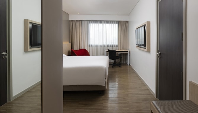 Park Inn by Radisson North EDSA - Superior Room Connecting