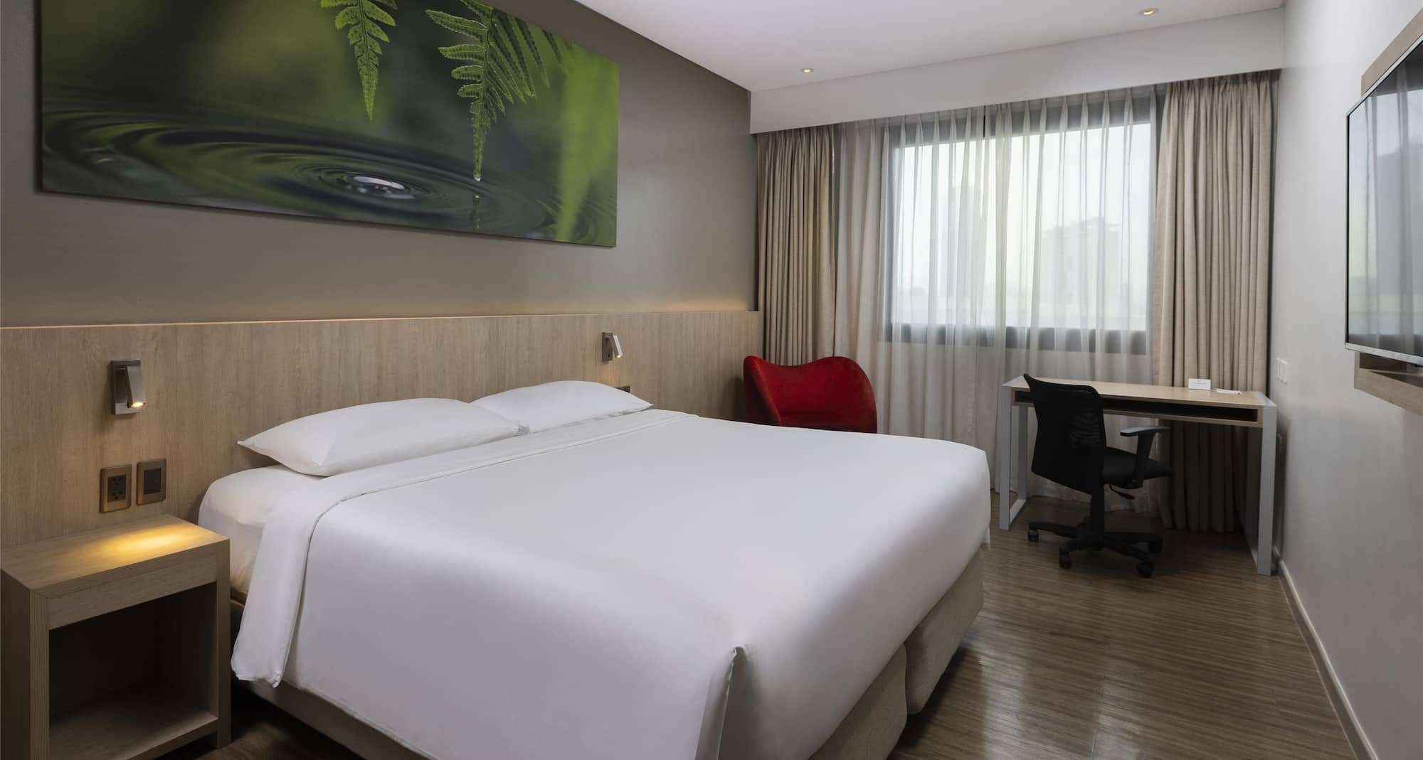Park Inn by Radisson North EDSA - Standard Room King bed