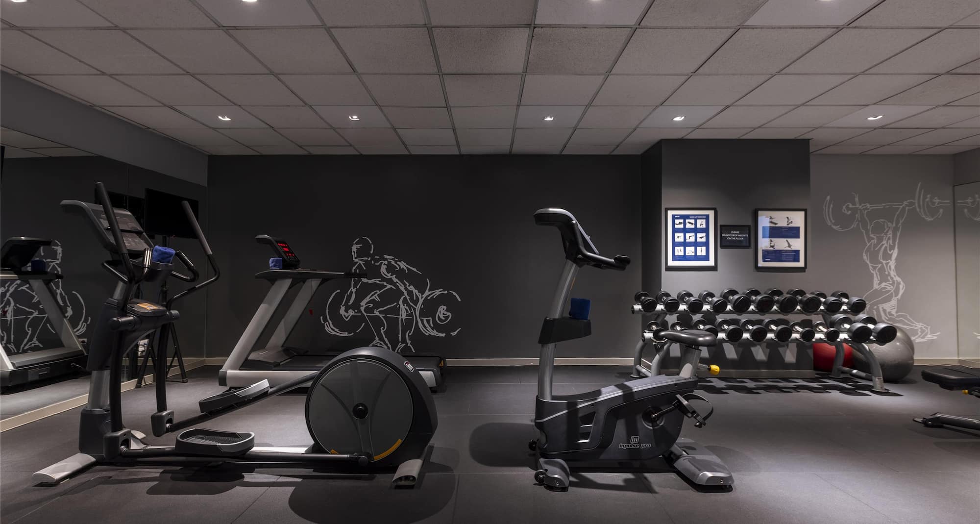 Park Inn by Radisson North EDSA - Gym