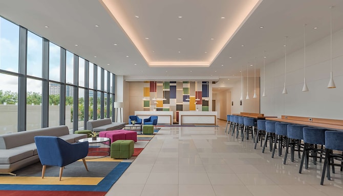 Park Inn by Radisson North EDSA - Lobby