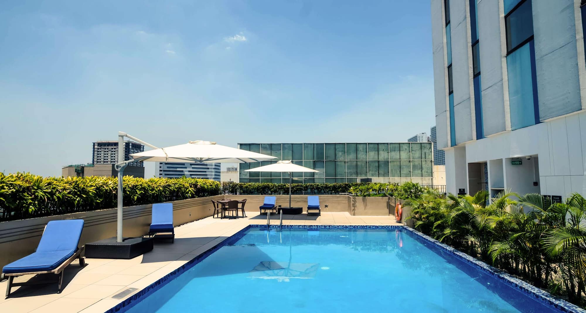 Park Inn by Radisson North EDSA - Pool - outdoor