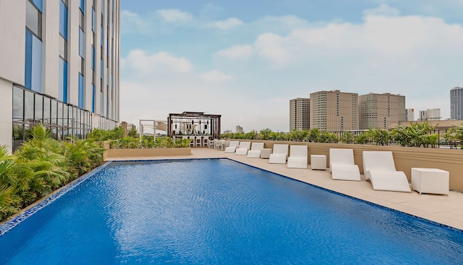Park Inn by Radisson North EDSA - Pool