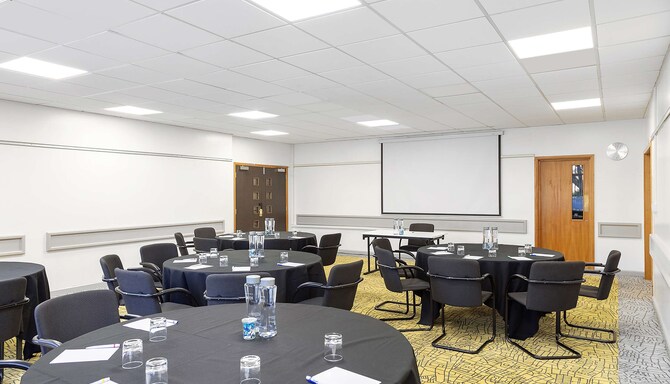 Park Inn by Radisson Northampton Town Centre - M&E space